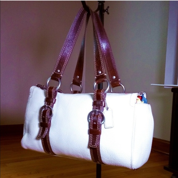 🔥Coach Handbag - Picture 2 of 5